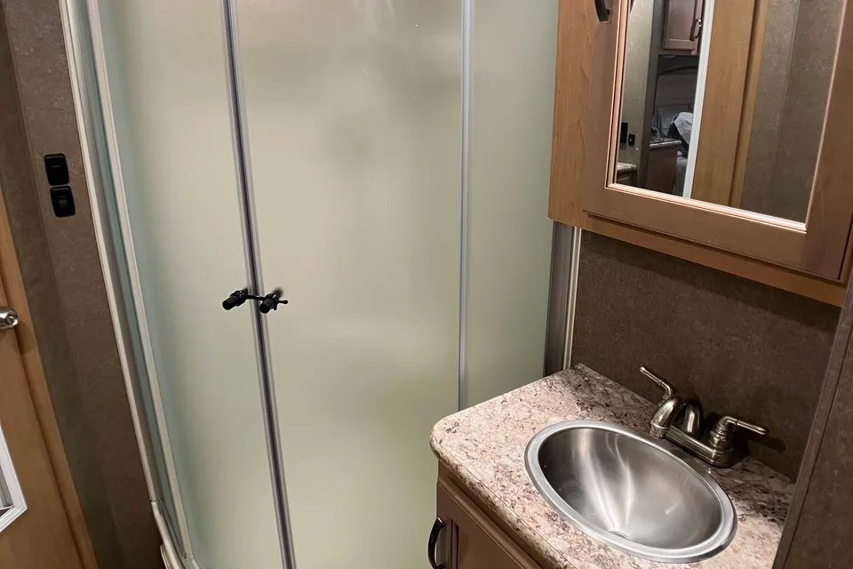 **sleeps 10** 2020 Thor Motor Coach Chateau Class C