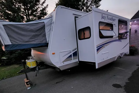 2010 Jayco Jay Feather EXP 21M Hybrid