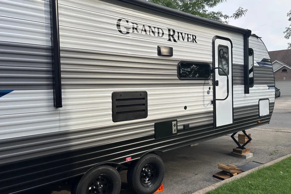 stephen's Grand River 27tf BHS Travel Trailer