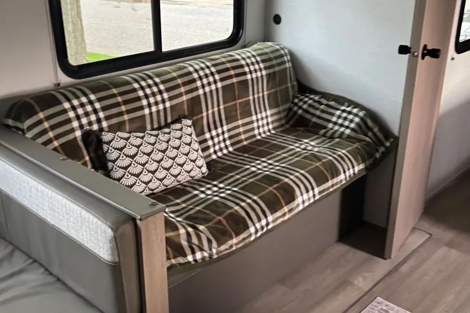 stephen's Grand River 27tf BHS Travel Trailer