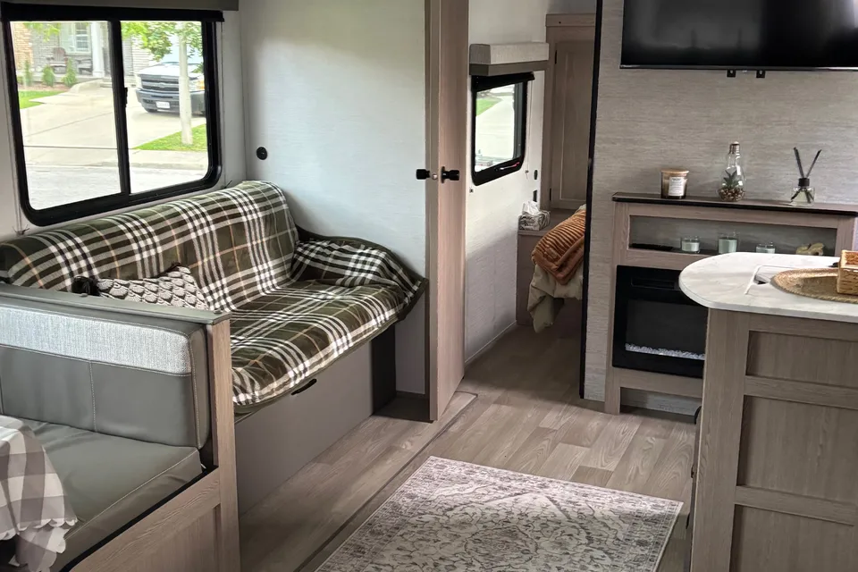 stephen's Grand River 27tf BHS Travel Trailer