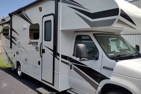 Like NEW Jayco RedHawk Ready for your Next Family Adventure 
