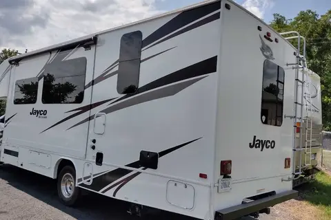 Like NEW Jayco RedHawk Ready for your Next Family Adventure 