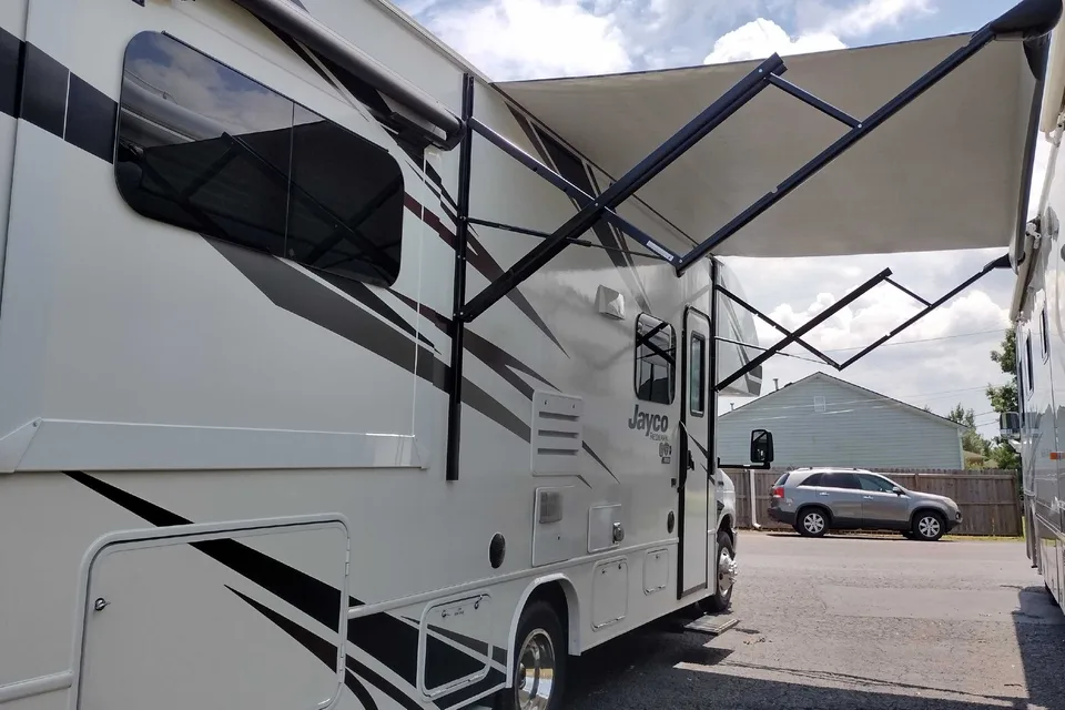 Like NEW Jayco RedHawk Ready for your Next Family Adventure 