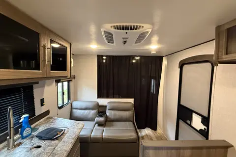 Crossroads Zinger Travel Trailer