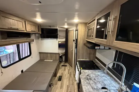 Crossroads Zinger Travel Trailer