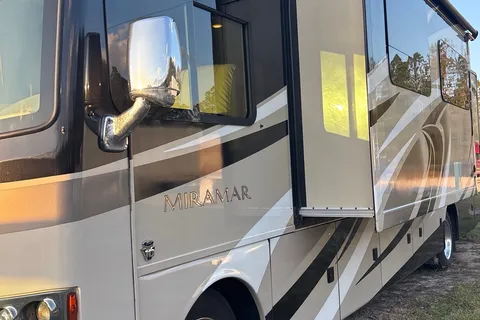 Luana | Comfortable & Stylish RV for Your Next Adventure