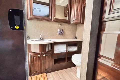 Luana | Comfortable & Stylish RV for Your Next Adventure