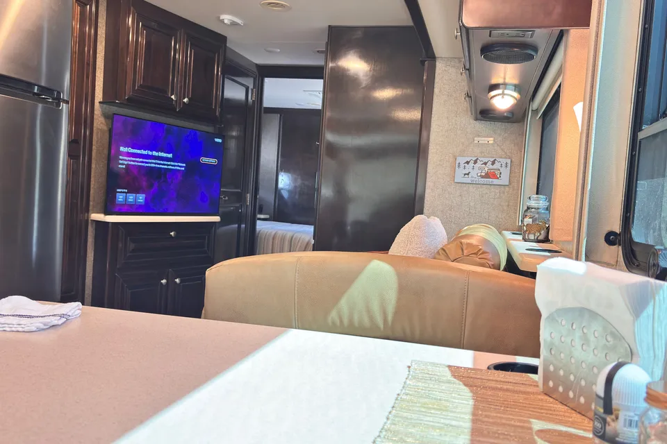 Luana | Comfortable & Stylish RV for Your Next Adventure