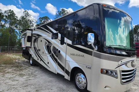 Luana | Comfortable & Stylish RV for Your Next Adventure
