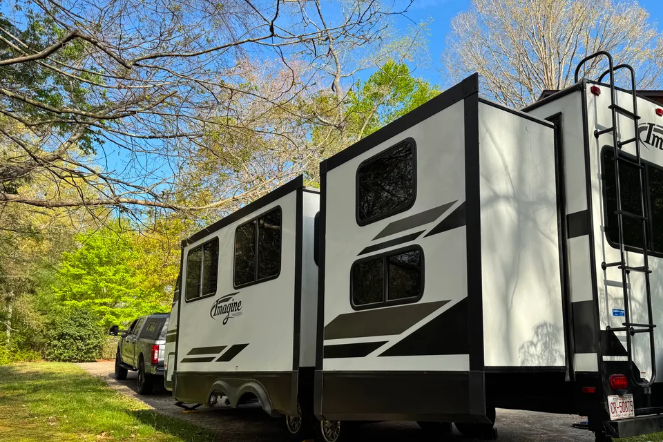Grand Design Imagine 3250BH - Sleeps 8