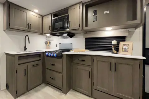 DJs Glam Jam GrandDesign Transcend TR22RBX-2025 Travel Trailer