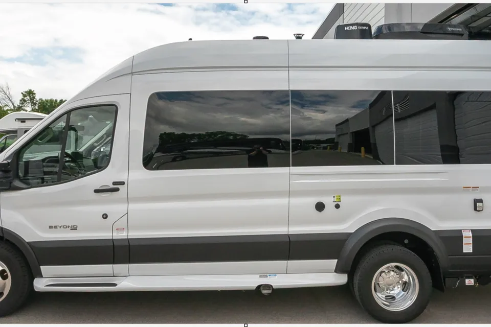 Cocon based on Coachmen Beyond 22C Class B