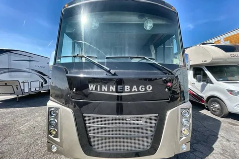 2019 Winnebago Sunova 36Z – Luxury Class A with 1.5 Baths