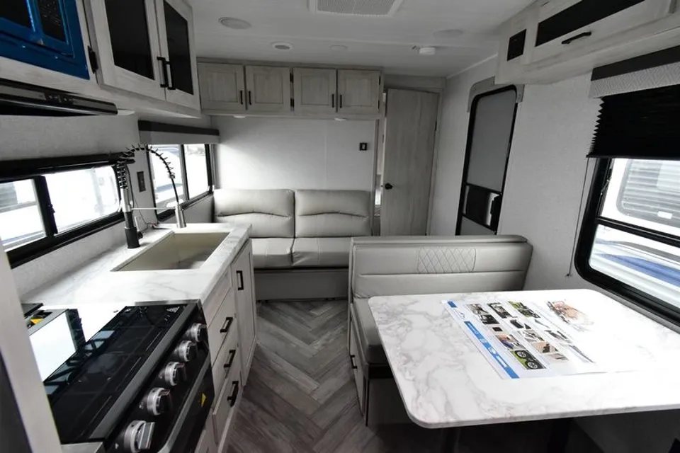 2022 East to West Della Terra 250BH