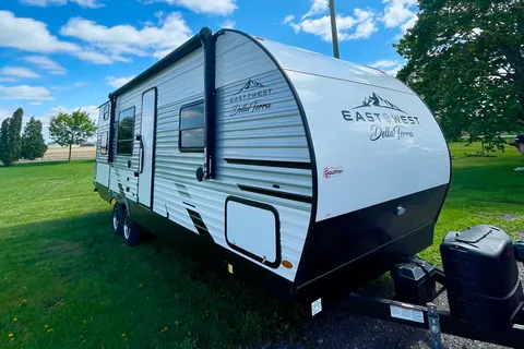 2022 East to West Della Terra 250BH