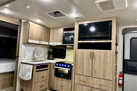 David's Grand Design Imagine 2400bh Travel Trailer