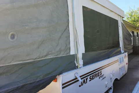 Bear'ly a Trailer