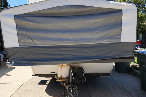 Bear'ly a Trailer