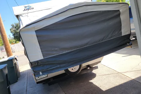 Bear'ly a Trailer