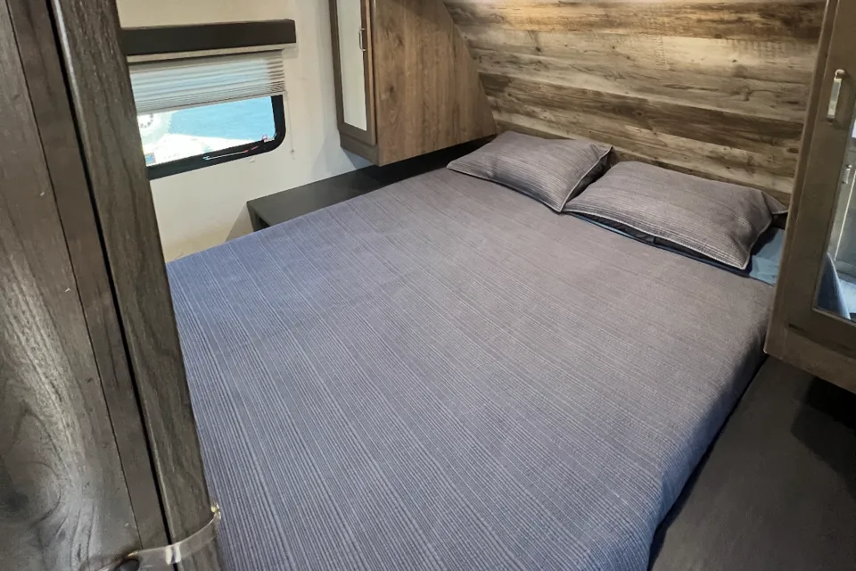 Ultimate Family Comfort! Keystone Passport 292BHWE with Bunkhouse and Outdoor Kitchen!