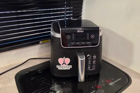 Eiffle in Love