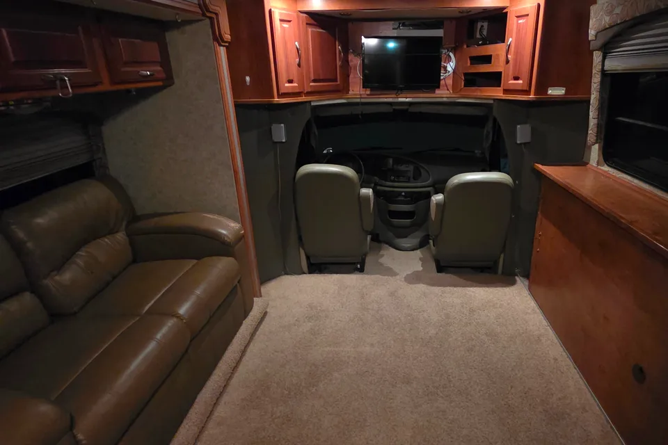 Chelsea's Coachmen Concord Class B