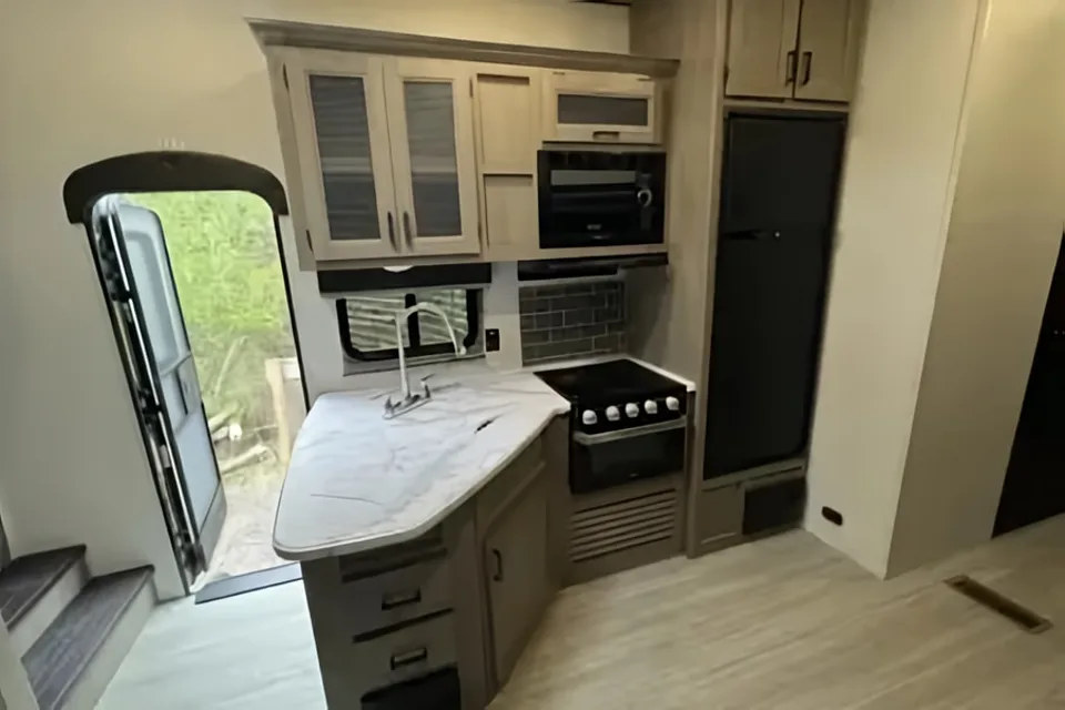 Derick's Keystone hideout Fifth Wheel