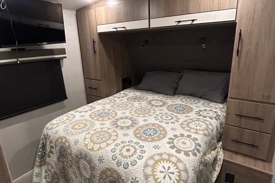 Lo Rentz 2023 Imagine Travel Trailer