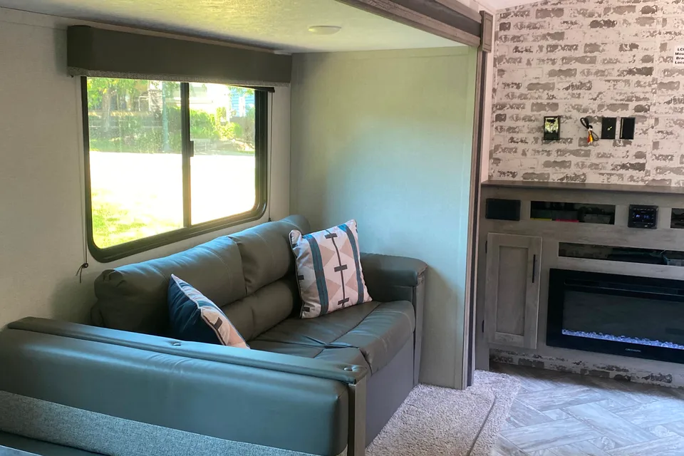 2021 Keystone Springdale *Quad bunk* Travel Trailer