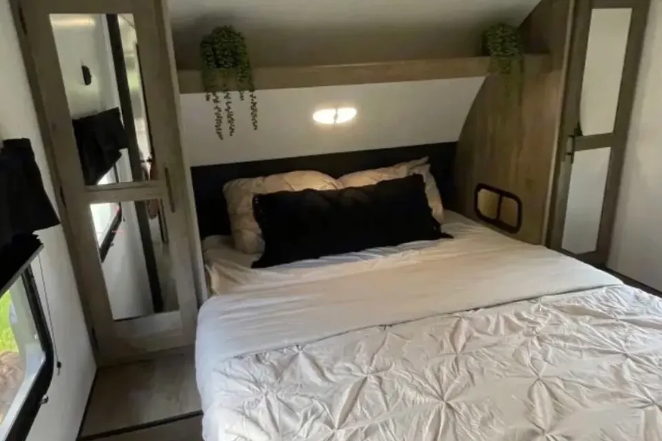 Bernice's Heartland Pioneer Travel Trailer