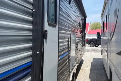 Jeremy's Coachmen Catalina Travel Trailer