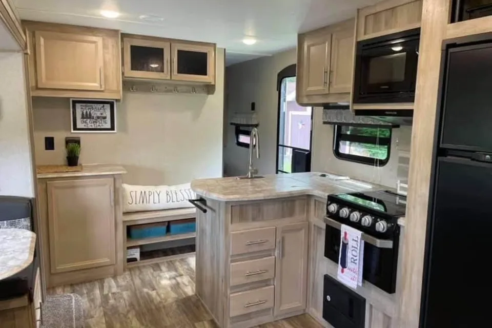 Jeremy's Coachmen Catalina Travel Trailer