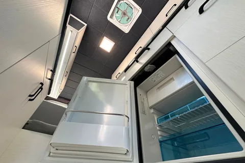 Luxury Hotel-Style Furnitured Camper 2023 Rare Size