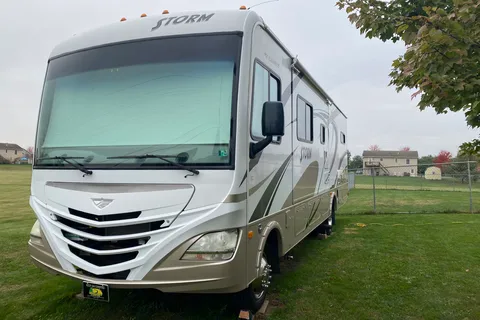 Jordan's Fleetwood Storm 32BH Class A