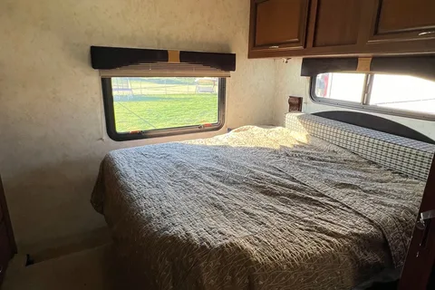 Jordan's Fleetwood Storm 32BH Class A