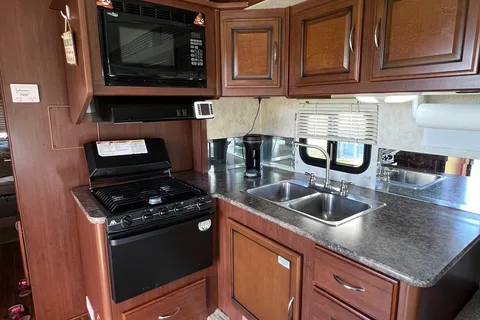 Jordan's Fleetwood Storm 32BH Class A