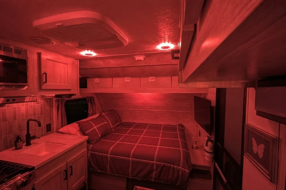 Lightweight Aurora 13RDX Sleeps 3 Easy Tow or Delivery Available