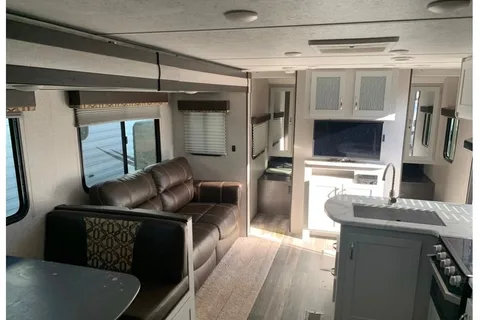 B&M’s Family Friendly Double Bunk House Travel Trailer