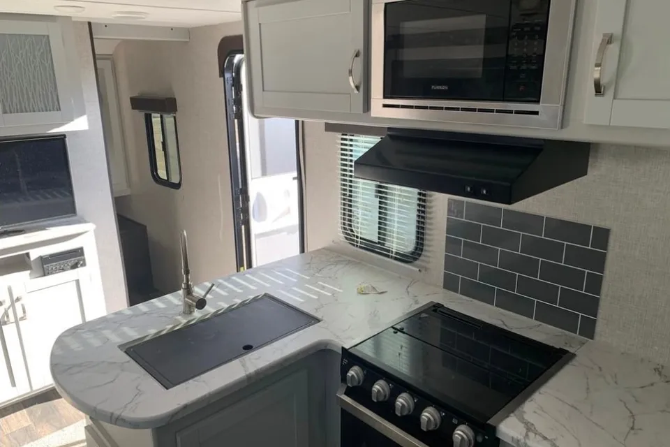 B&M’s Family Friendly Double Bunk House Travel Trailer