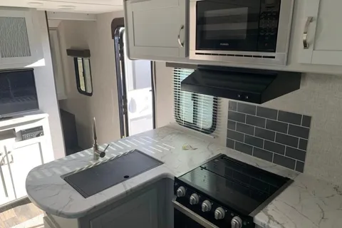 B&M’s Family Friendly Double Bunk House Travel Trailer