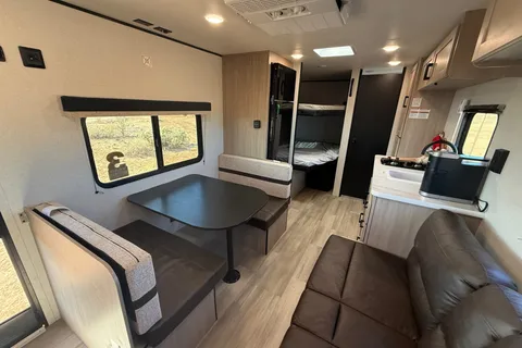 Ricardo's Jayco PROWLER LYNK 2500BH Travel Trailer