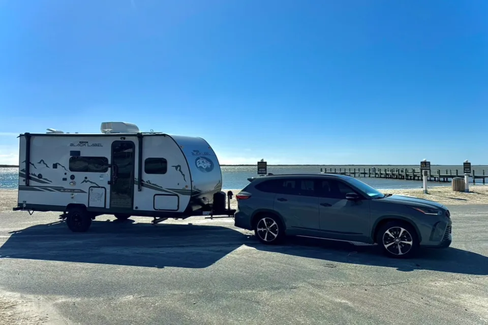 Oscar's Forest River 16BHSBLW Travel Trailer