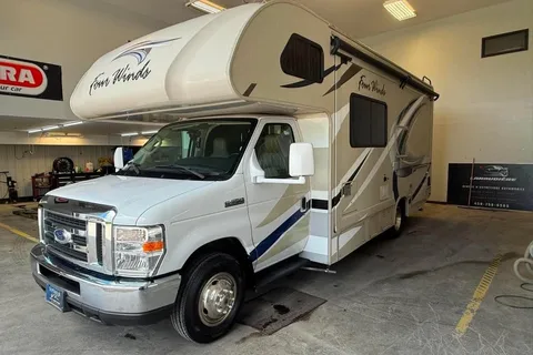 BRIAN Thor Motor Coach 24F Classe C