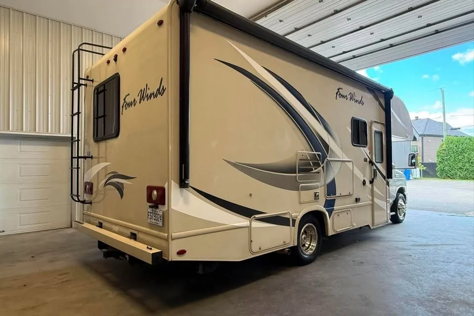 BRIAN Thor Motor Coach 24F Classe C