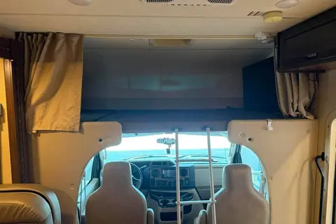 Thor Motor Coach 24F - 6 personnes - Tout équipé
