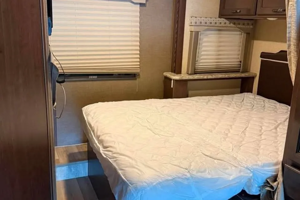 BRIAN Thor Motor Coach 24F Classe C