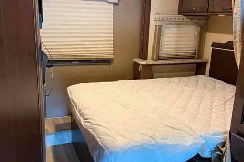 Thor Motor Coach 24F - 6 personnes - Tout équipé