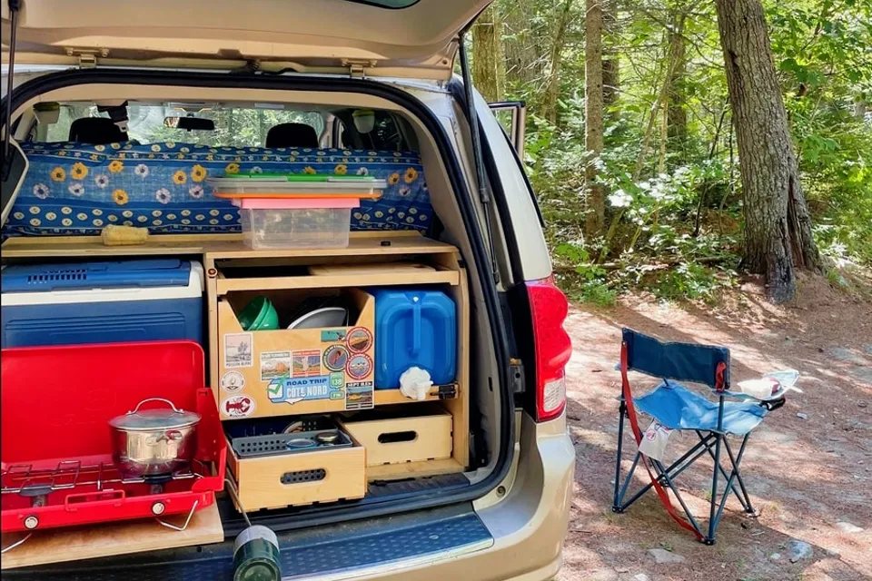 La belle Huguette-  Dodge Grand Caravan