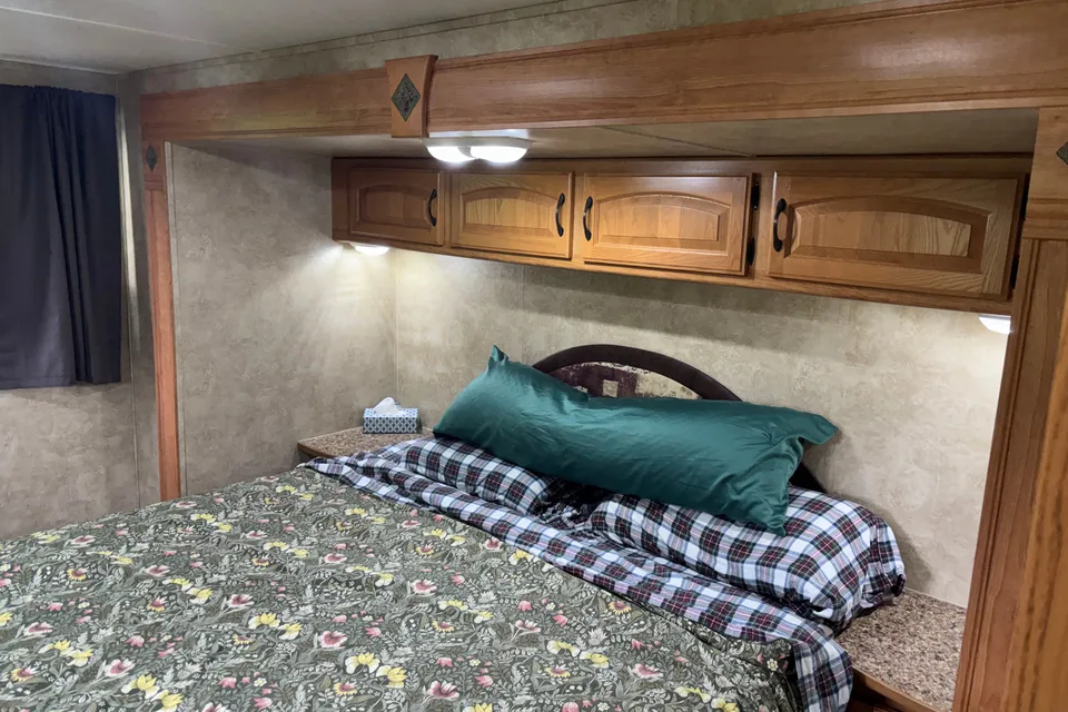 Kelly-Ann's Keystone Keystone Sprinter 300KBS Travel Trailer